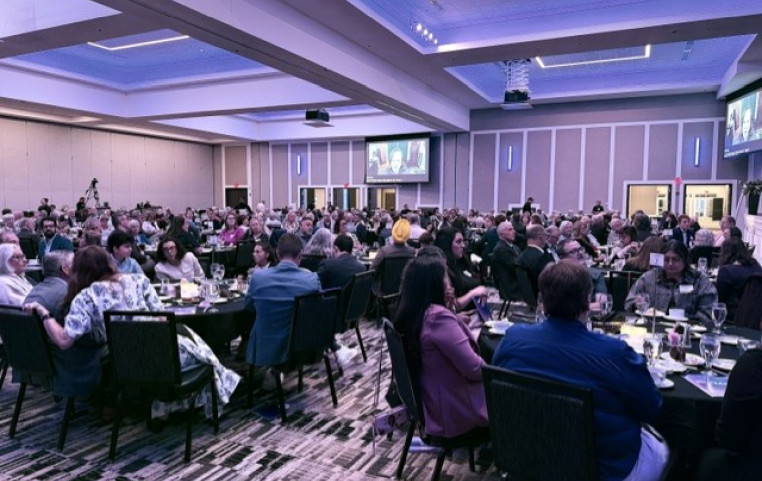 We had a great crowd of over 300 people at the award celebration!