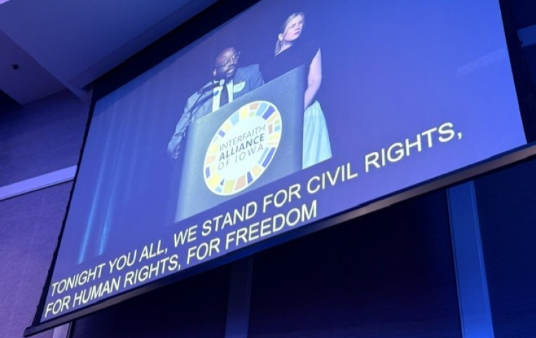 Rep. Rob Johnson and Bridget Fagan-Reidburn offered a giving challenge to the crowd